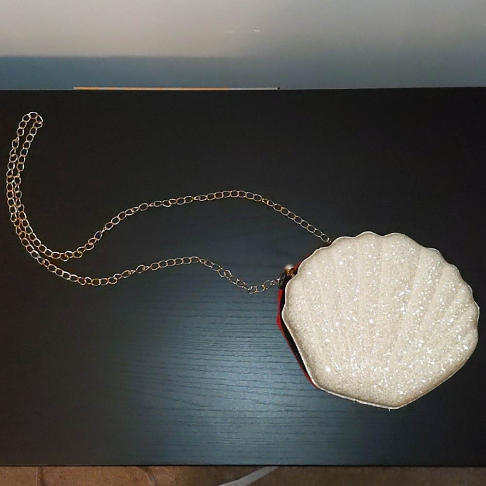White Sequin Sparkle Seashell Clamshell Handbag